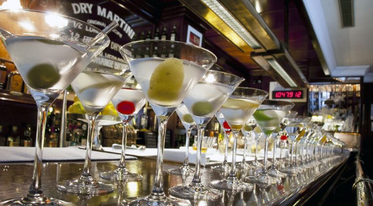 Dry Martini: El Templo Del Cóctel Rey Cumple 40 Años - Gastroactitud ...